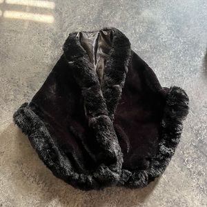 Beautiful like Fur Shawl (brand new) black